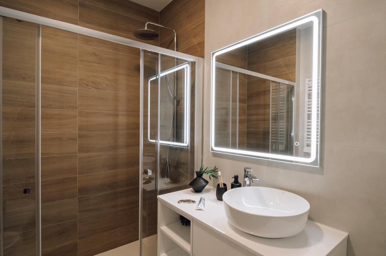 Barnett - 2 Bedrooms And Balcony In Campolide Apartment